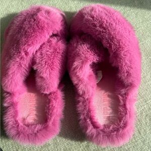 Apparis Faux Fur Hot Pink Slippers
